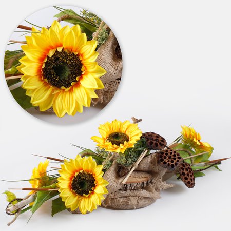Kompozycja kwiatowa ze słonecznikiem